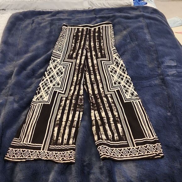 Fab'rik black and cream geometric palazzo pants size S! - Picture 5 of 14